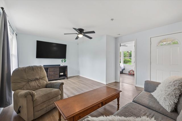 576 Cynthia Dr, Clarksville, TN 37042