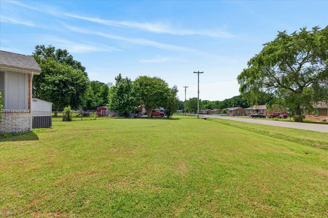 576 Cynthia Dr, Clarksville, TN 37042
