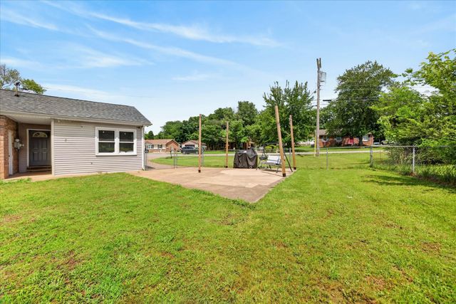576 Cynthia Dr, Clarksville, TN 37042