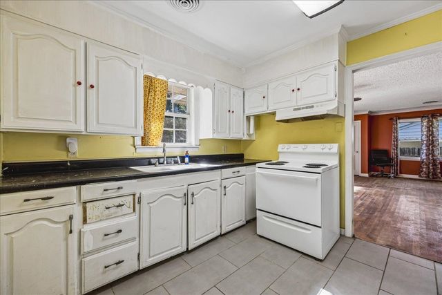 805 S SOMERVILLE ST, Somerville, TN 38068