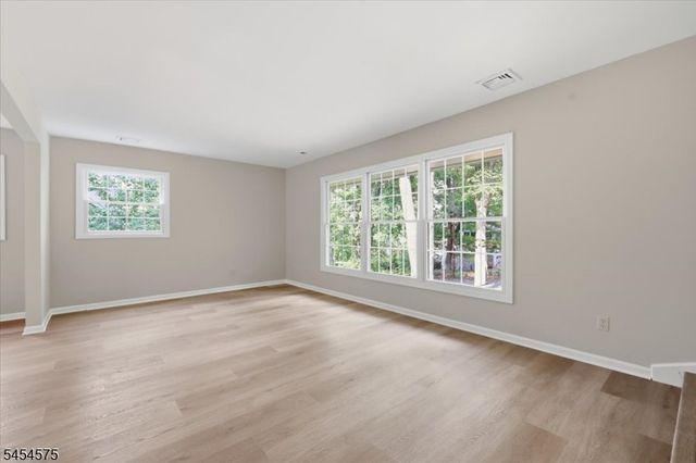 27 Inwood Rd, Berkeley Heights Twp., NJ 07922