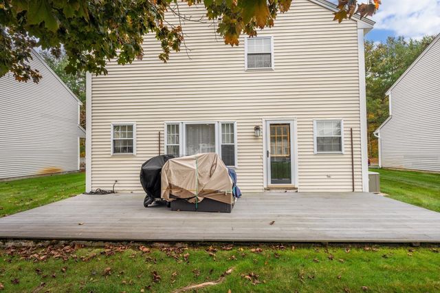 30 Juniper Ln 30, Tewksbury, MA 01876