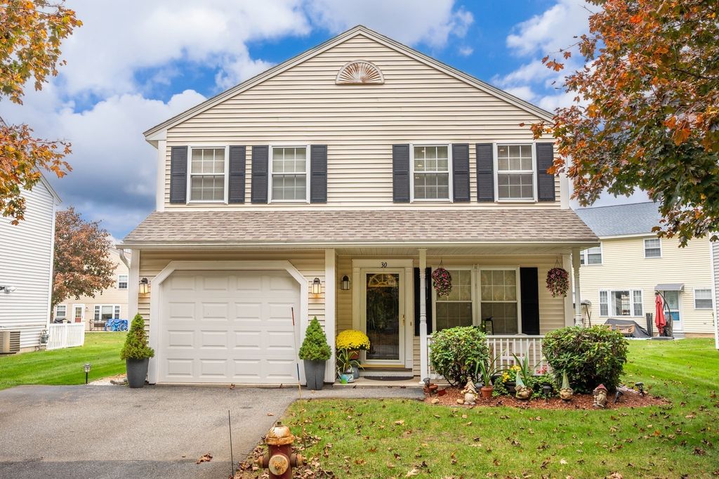 30 Juniper Ln 30, Tewksbury, MA 01876