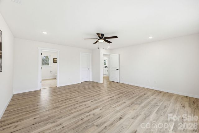1928 46th Avenue Drive NE, Hickory, NC 28601