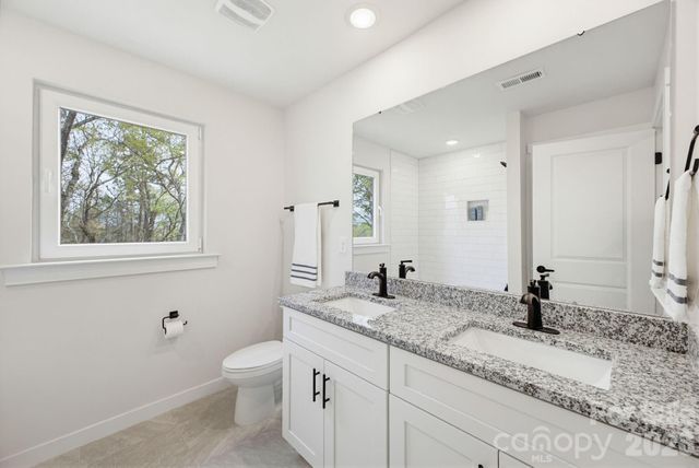 1928 46th Avenue Drive NE, Hickory, NC 28601