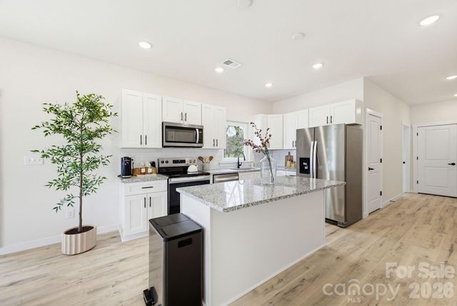 1928 46th Avenue Drive NE, Hickory, NC 28601