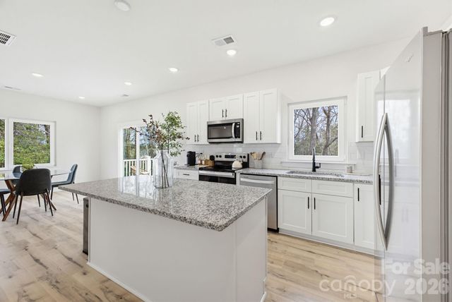 1928 46th Avenue Drive NE, Hickory, NC 28601