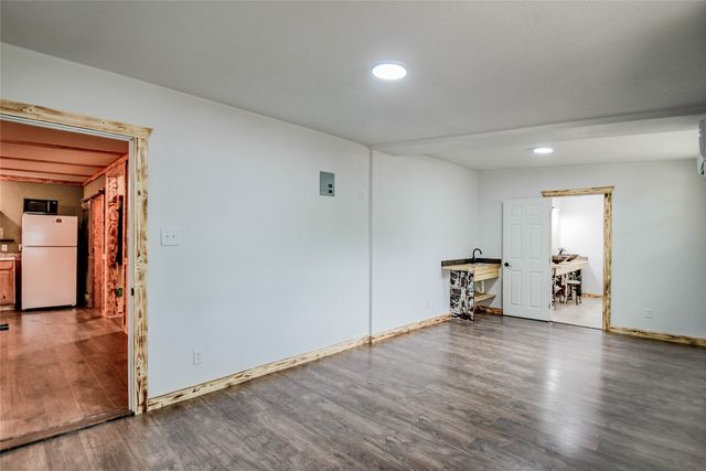 5711 Flint Drive, Granbury, TX 76048