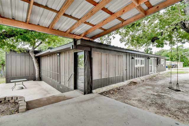 5711 Flint Drive, Granbury, TX 76048