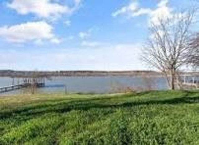 5711 Flint Drive, Granbury, TX 76048