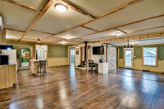 5711 Flint Drive, Granbury, TX 76048