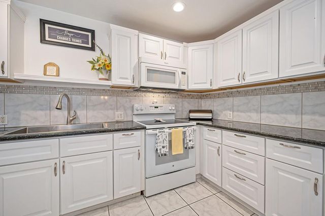 4740 Whitney Ave, Carmichael, CA 95608