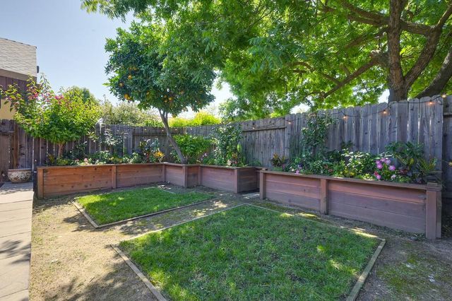 4740 Whitney Ave, Carmichael, CA 95608