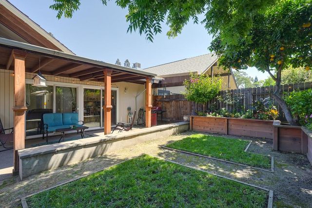 4740 Whitney Ave, Carmichael, CA 95608