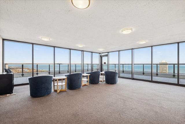 1560 N Sandburg Terrace 2607J, Chicago, IL 60610