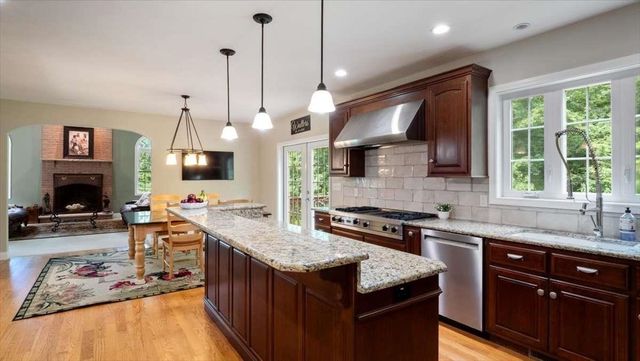 16 Horseshoe Road, Windham, NH 03087