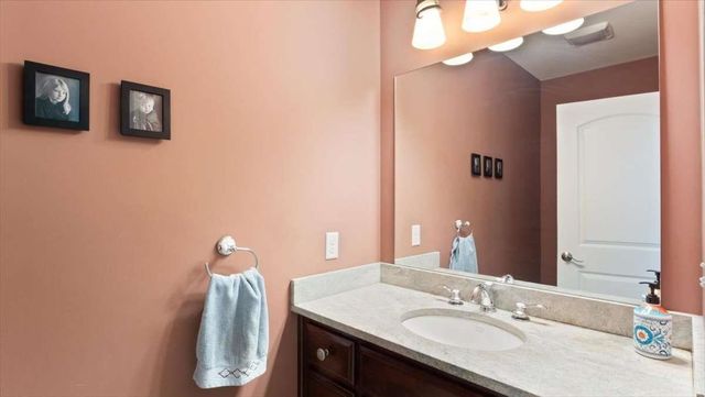 16 Horseshoe Road, Windham, NH 03087