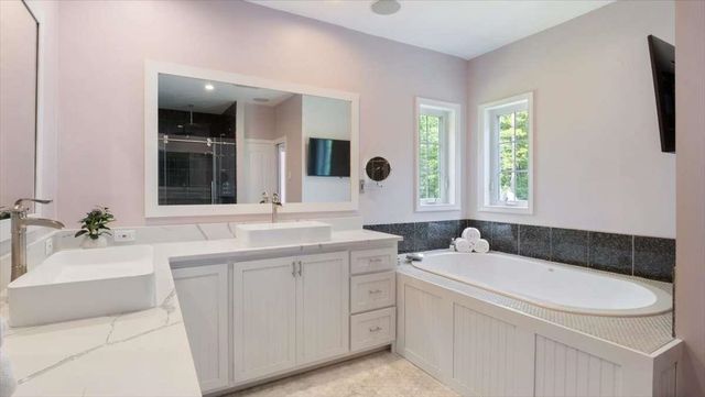 16 Horseshoe Road, Windham, NH 03087