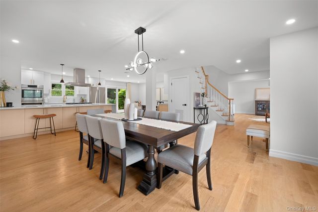 20 Chestnut Drive, East Hills, NY 11576