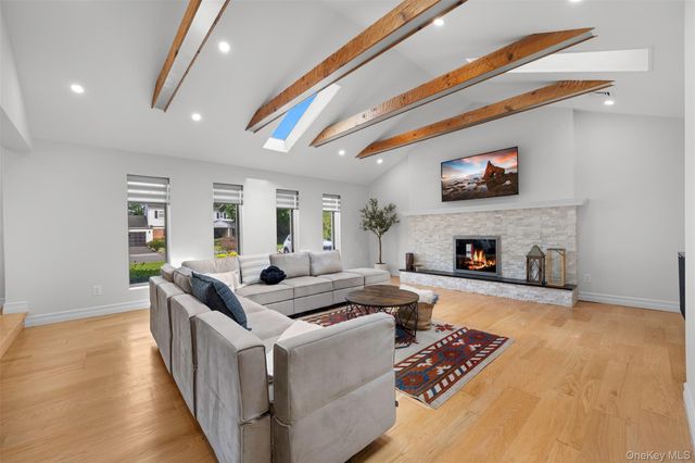 20 Chestnut Drive, East Hills, NY 11576