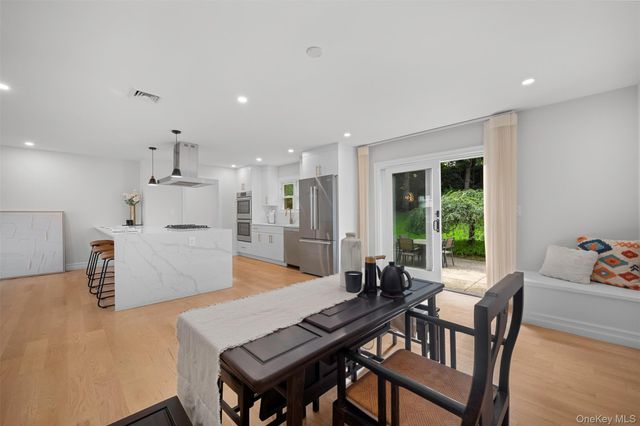 20 Chestnut Drive, East Hills, NY 11576