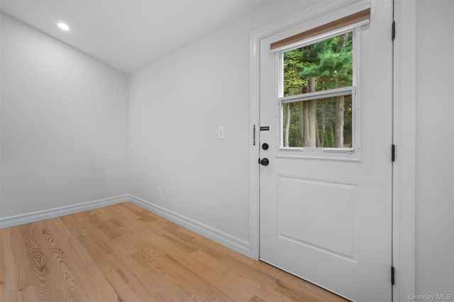 20 Chestnut Drive, East Hills, NY 11576