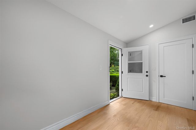 20 Chestnut Drive, East Hills, NY 11576