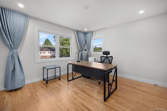 20 Chestnut Drive, East Hills, NY 11576