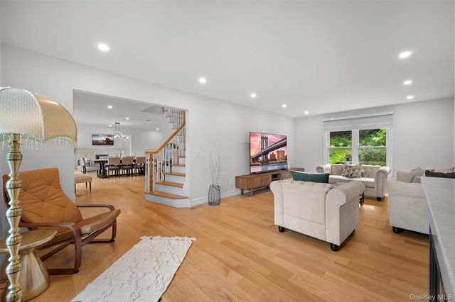 20 Chestnut Drive, East Hills, NY 11576
