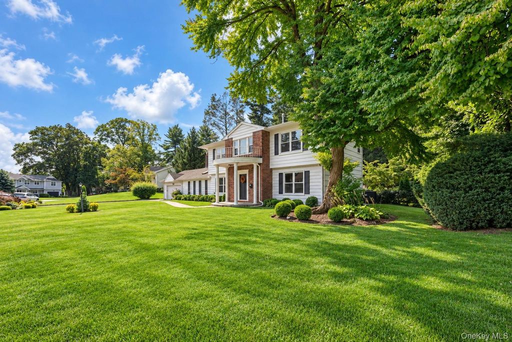20 Chestnut Drive, East Hills, NY 11576 — photo 3