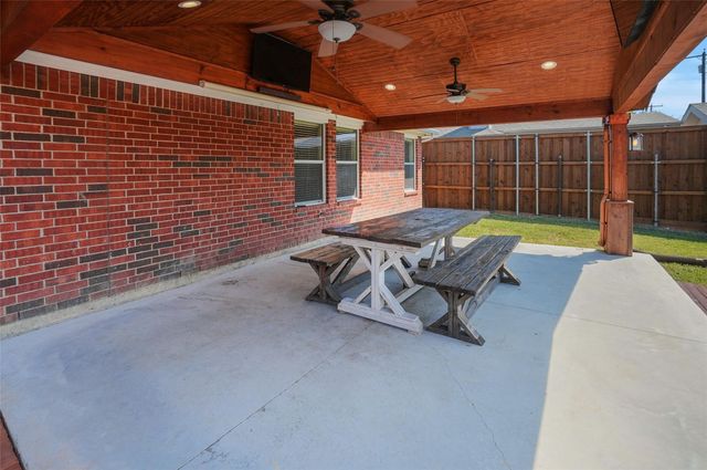 2627 Carmen Drive, Grand Prairie, TX 75052