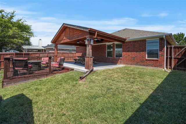 2627 Carmen Drive, Grand Prairie, TX 75052