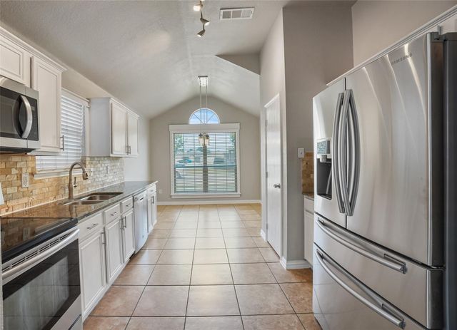 2627 Carmen Drive, Grand Prairie, TX 75052