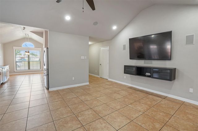 2627 Carmen Drive, Grand Prairie, TX 75052