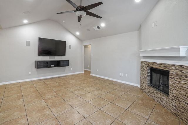 2627 Carmen Drive, Grand Prairie, TX 75052