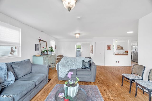302 Wilson Avenue, Johnson City, TN 37604