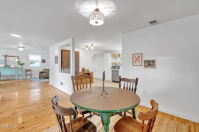302 Wilson Avenue, Johnson City, TN 37604