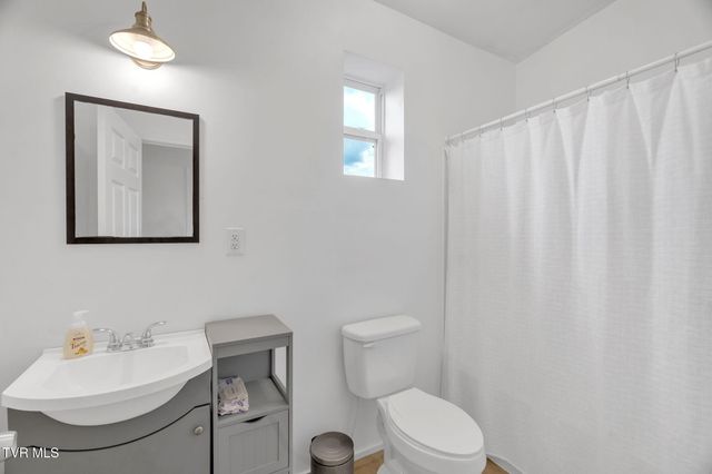 302 Wilson Avenue, Johnson City, TN 37604