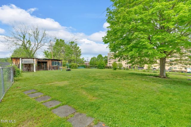 302 Wilson Avenue, Johnson City, TN 37604