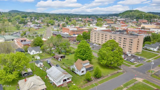 302 Wilson Avenue, Johnson City, TN 37604