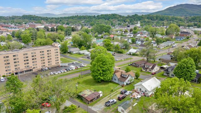 302 Wilson Avenue, Johnson City, TN 37604