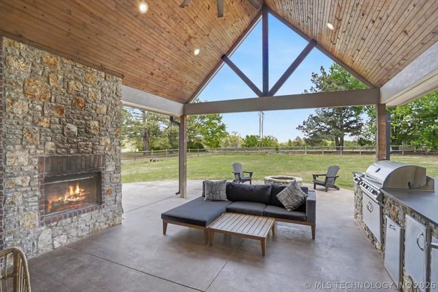 2135 S 280th East Avenue, Catoosa, OK 74015