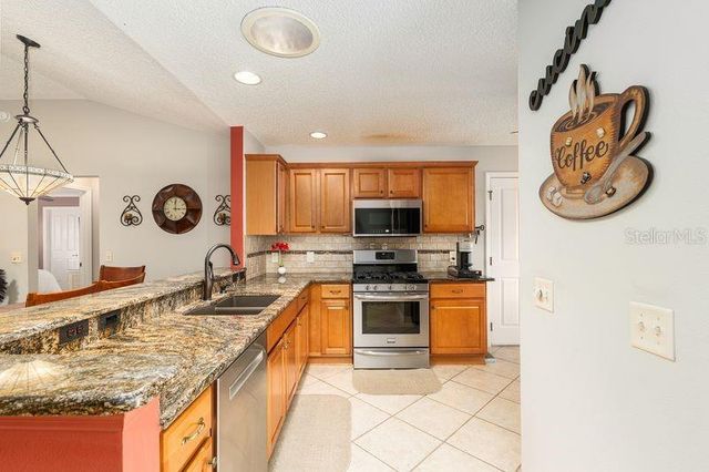 9325 SE 171ST LE FLORE LANE, The Villages, FL 32162