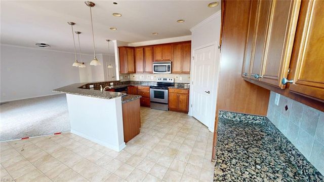 625 Claire LN, Newport News, VA 23602