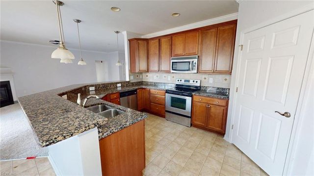 625 Claire LN, Newport News, VA 23602