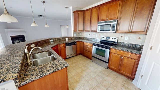 625 Claire LN, Newport News, VA 23602