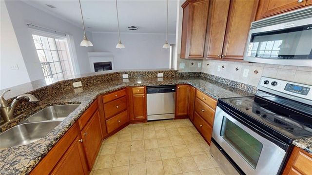 625 Claire LN, Newport News, VA 23602