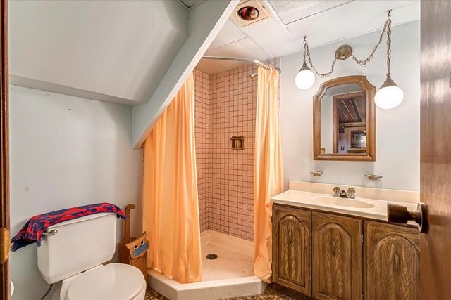 222 Echo LANE, Racine, WI 53406