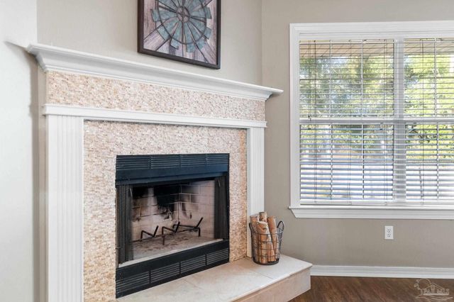 11820 Old Course Rd, Cantonment, FL 32533