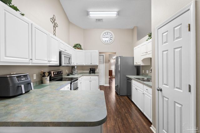 11820 Old Course Rd, Cantonment, FL 32533